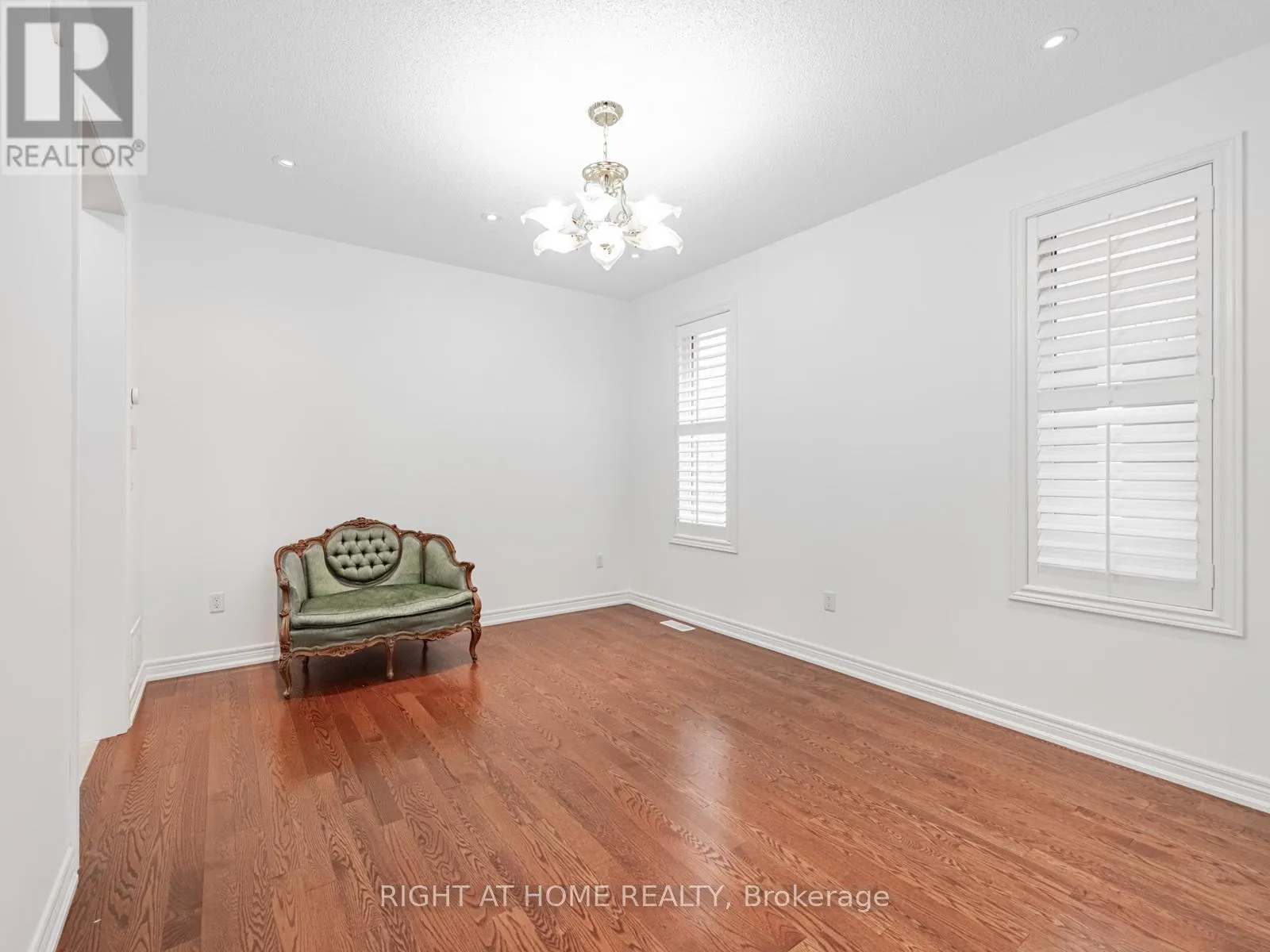 9 LISSON CRESCENT