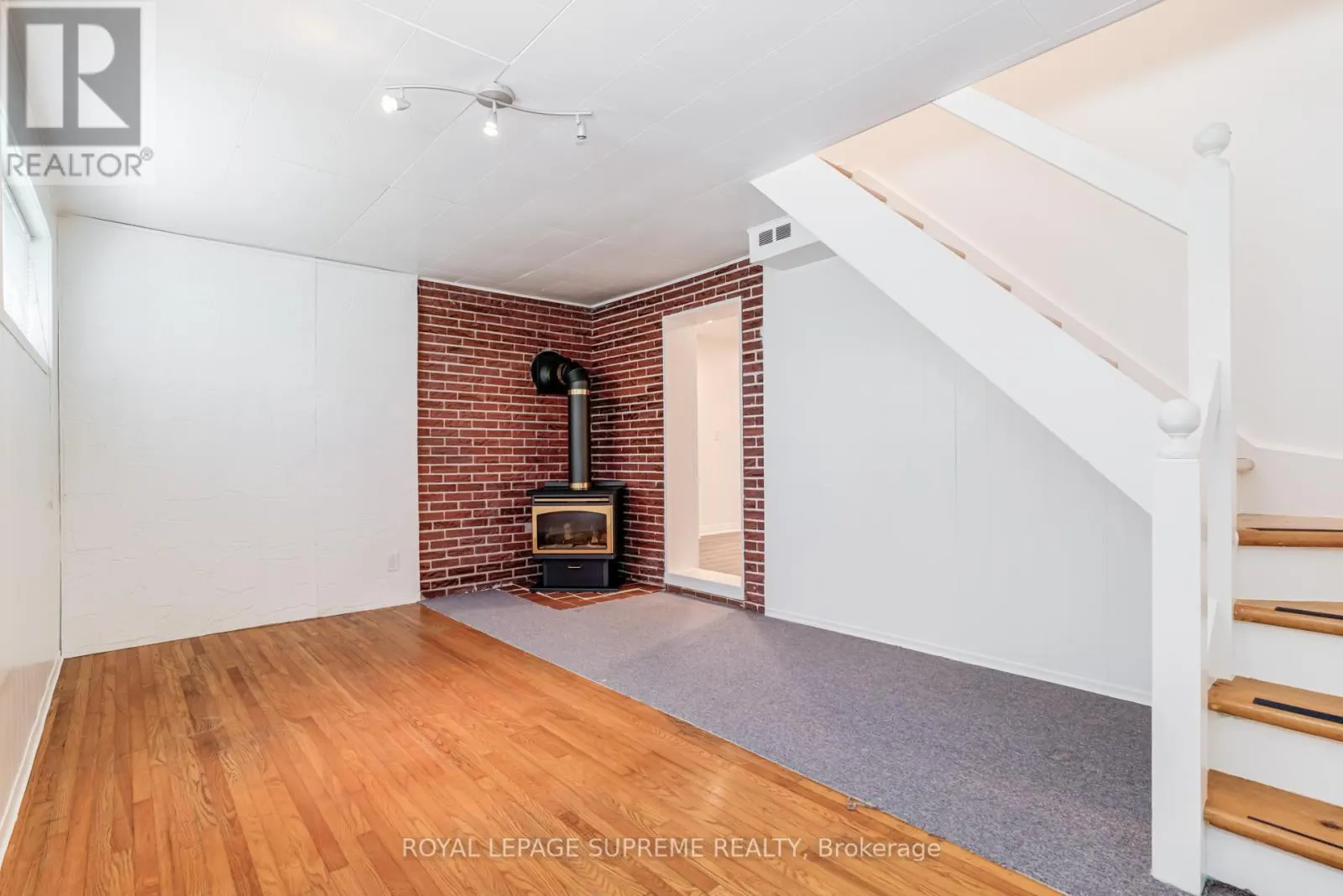 254 EILEEN AVENUE