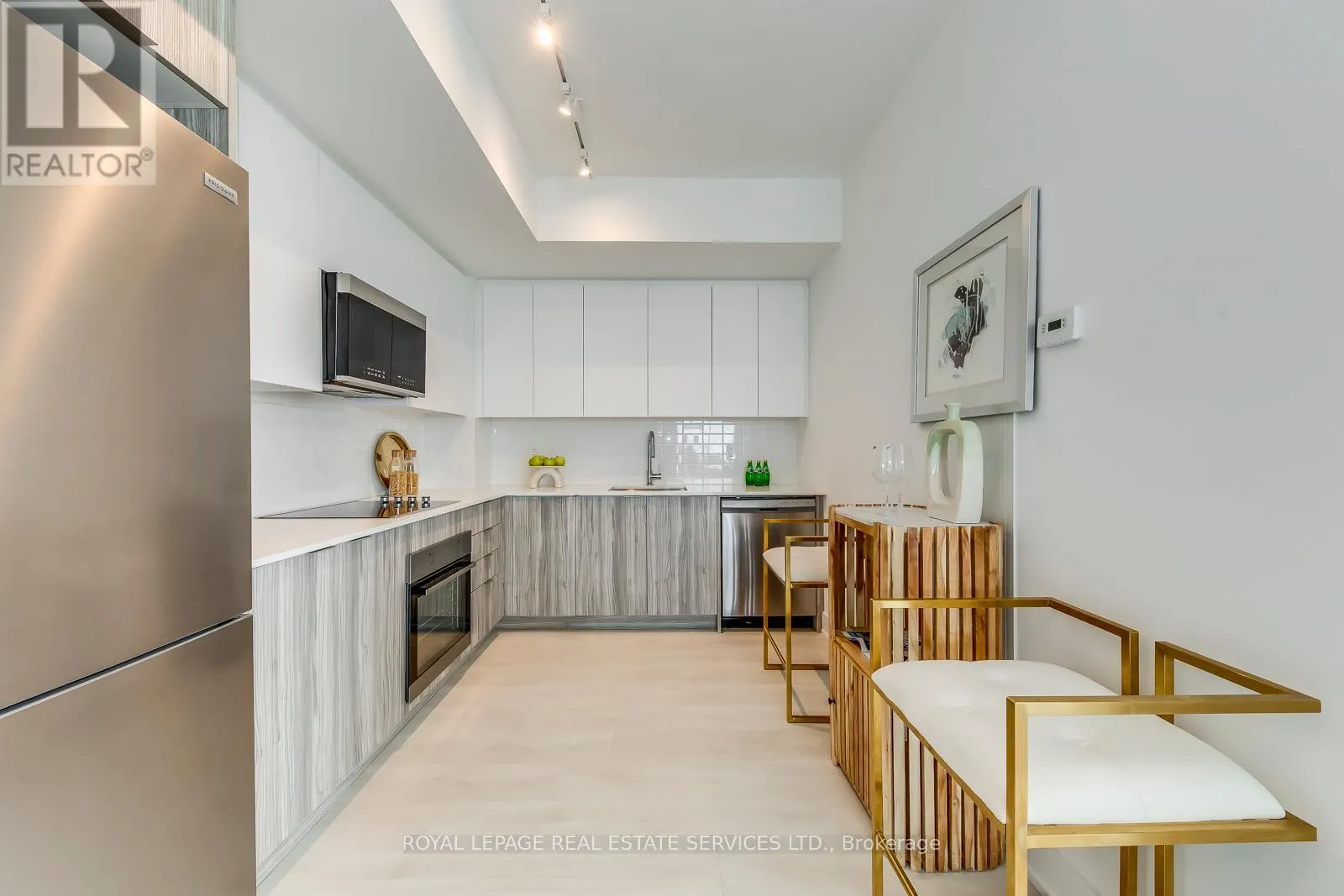 1318 - 2489 TAUNTON DRIVE