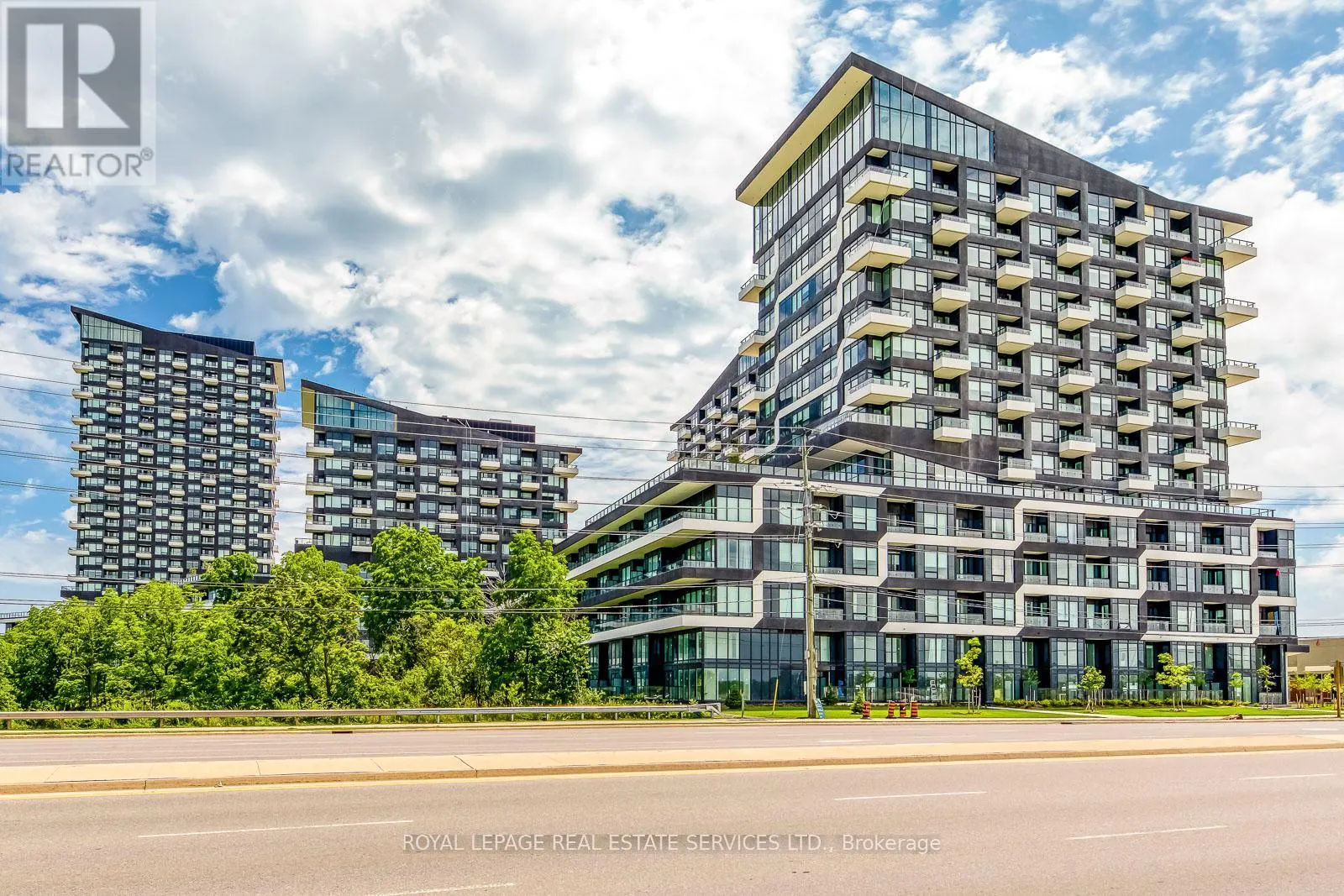1318 - 2489 TAUNTON DRIVE