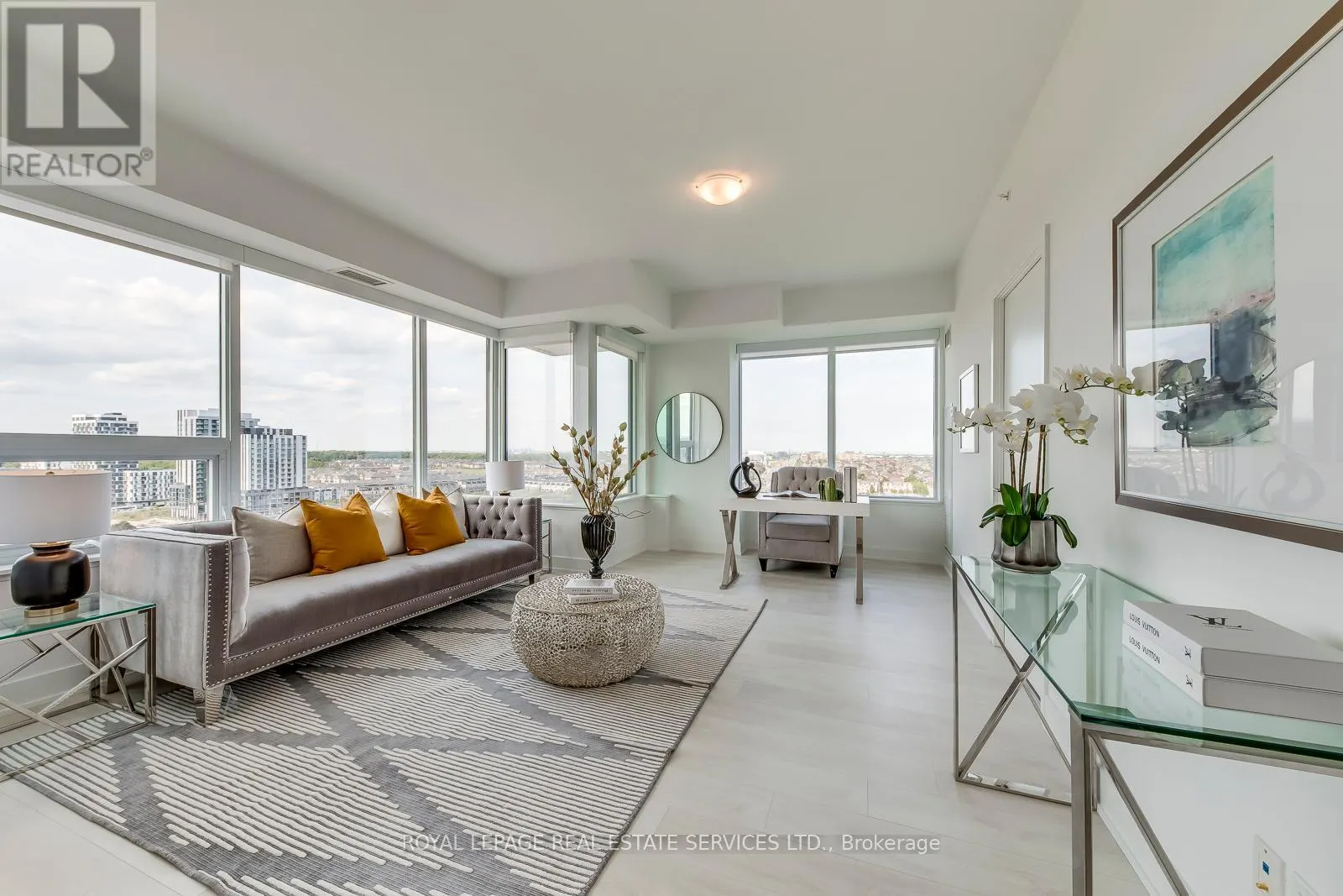 1318 - 2489 TAUNTON DRIVE