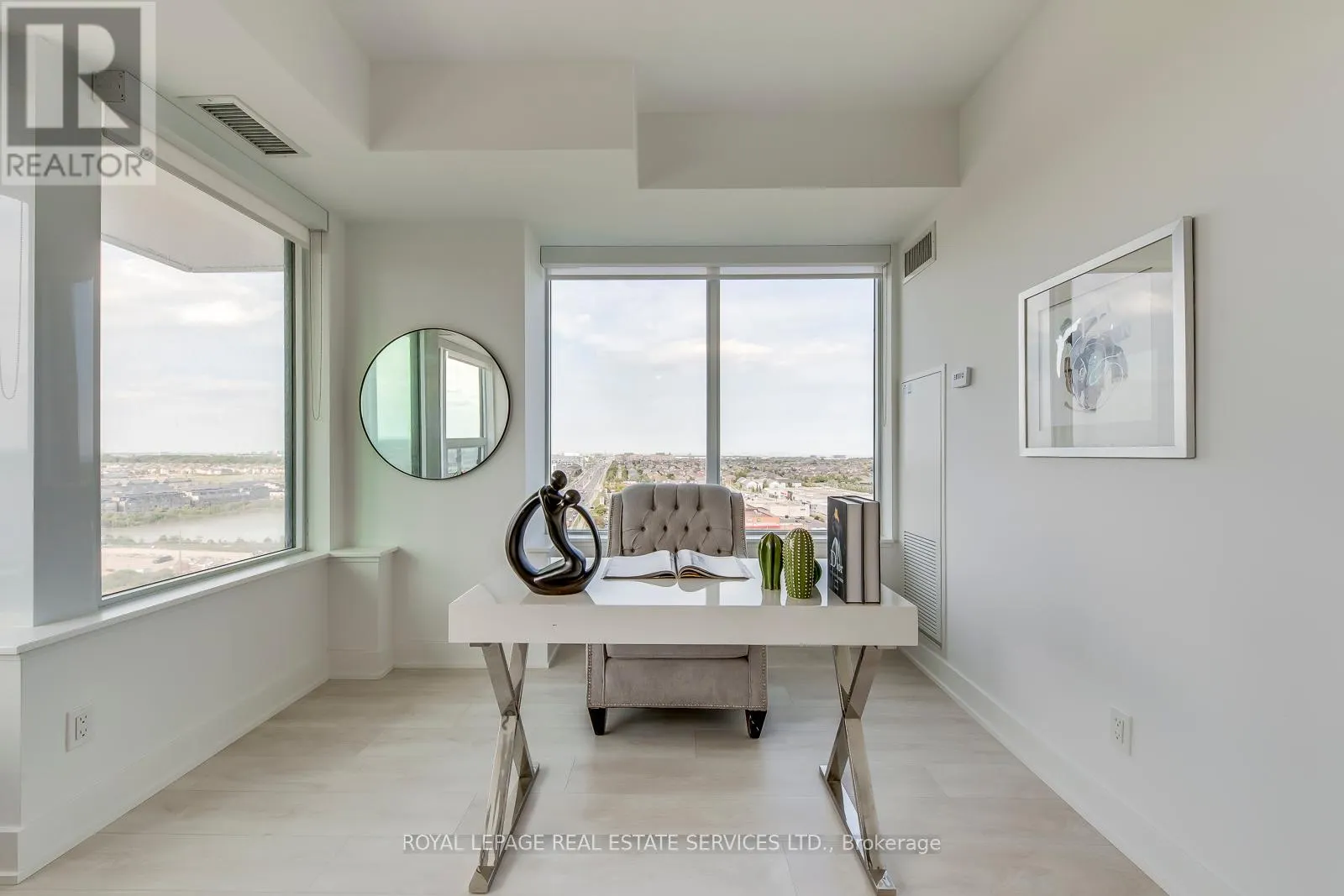 1318 - 2489 TAUNTON DRIVE
