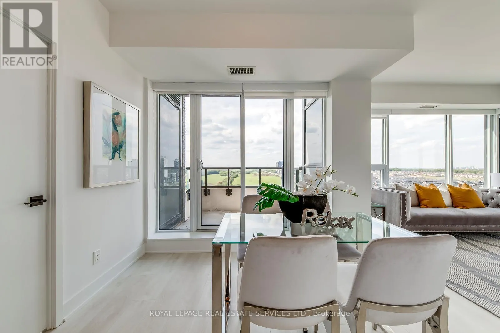 1318 - 2489 TAUNTON DRIVE