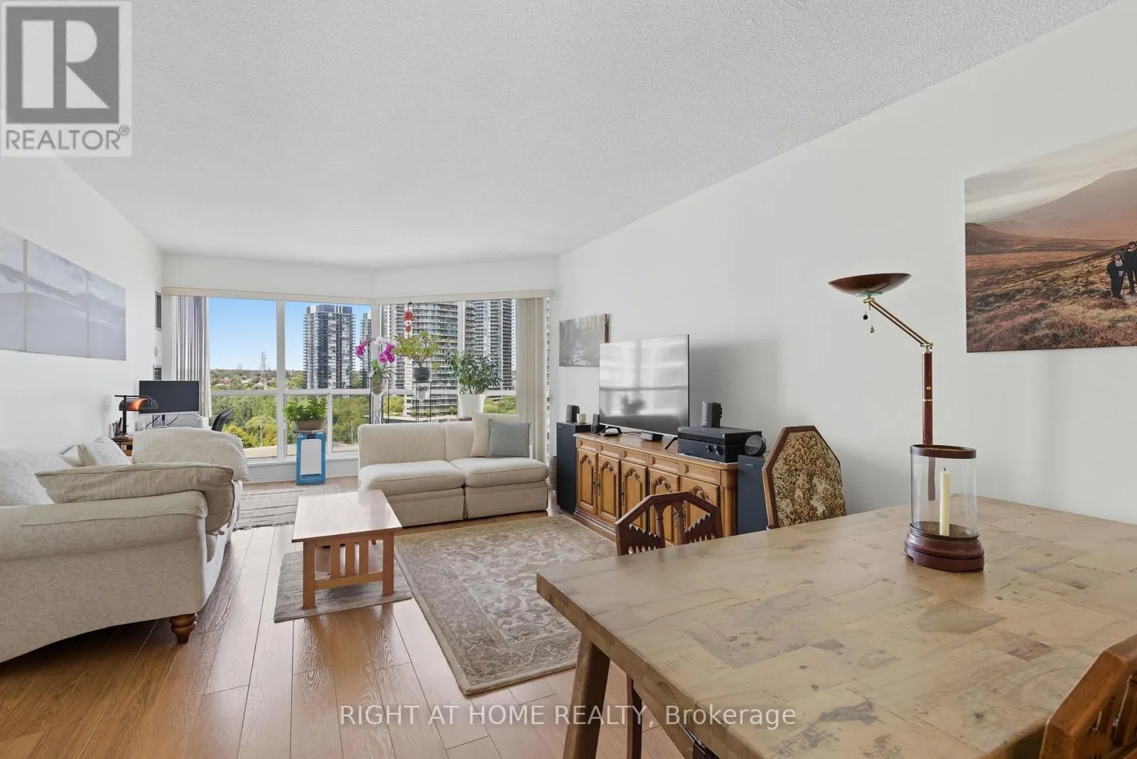 1306 - 2267 LAKE SHORE BOULEVARD W