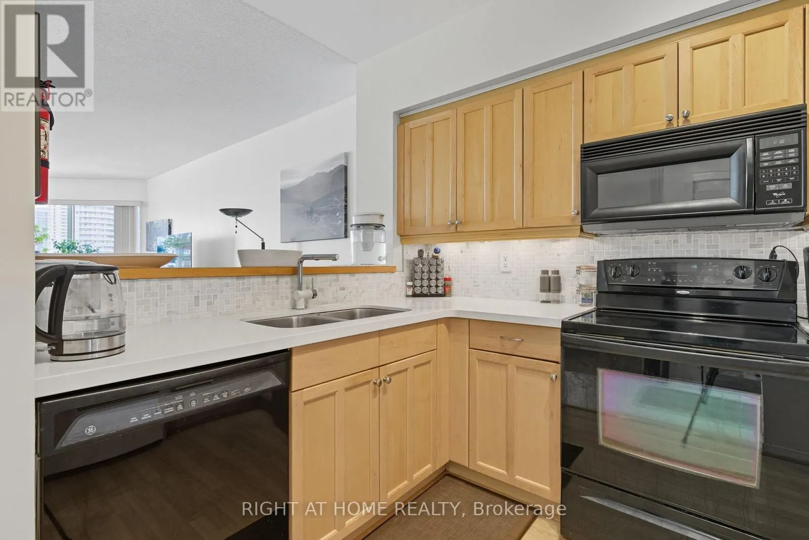 1306 - 2267 LAKE SHORE BOULEVARD W