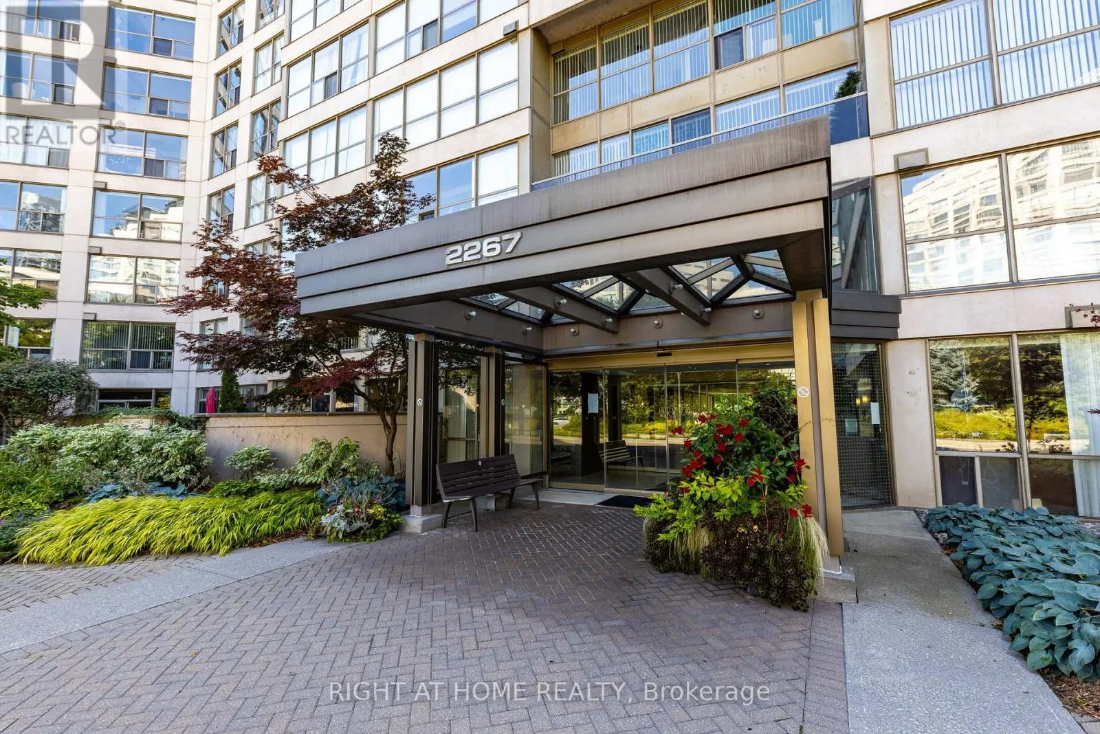 1306 - 2267 LAKE SHORE BOULEVARD W