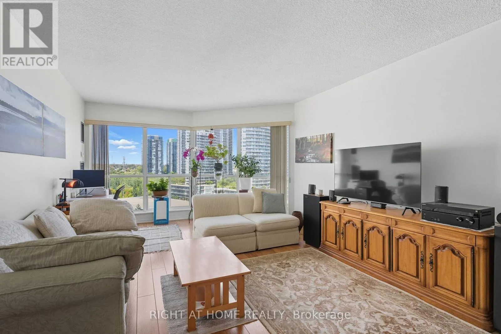 1306 - 2267 LAKE SHORE BOULEVARD W