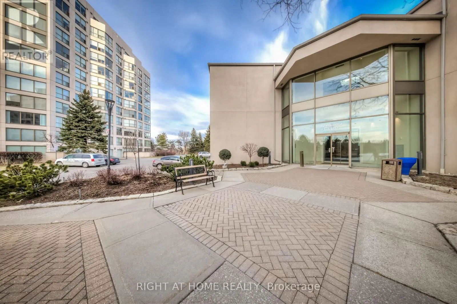 1306 - 2267 LAKE SHORE BOULEVARD W