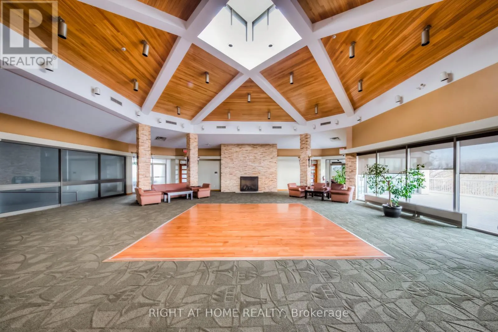 1306 - 2267 LAKE SHORE BOULEVARD W