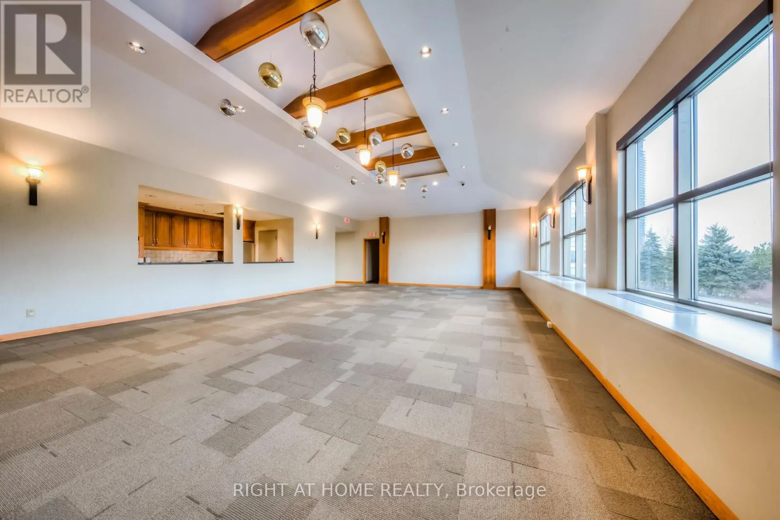 1306 - 2267 LAKE SHORE BOULEVARD W