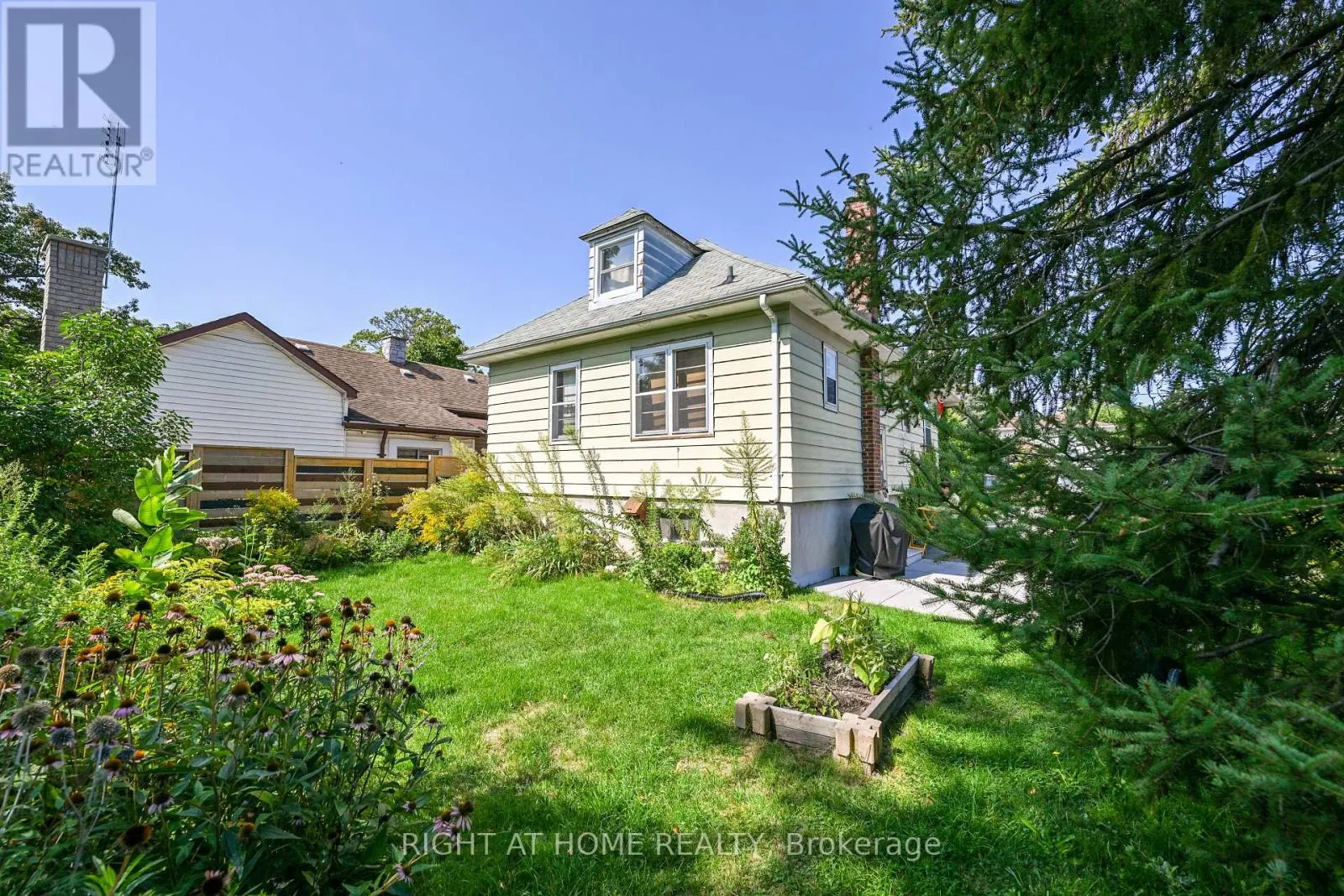 212 TROY STREET
