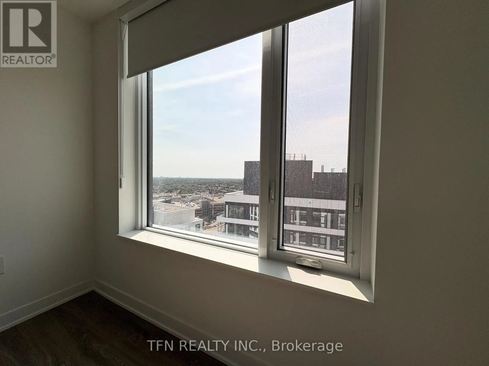 1703 - 2495 EGLINTON AVENUE W