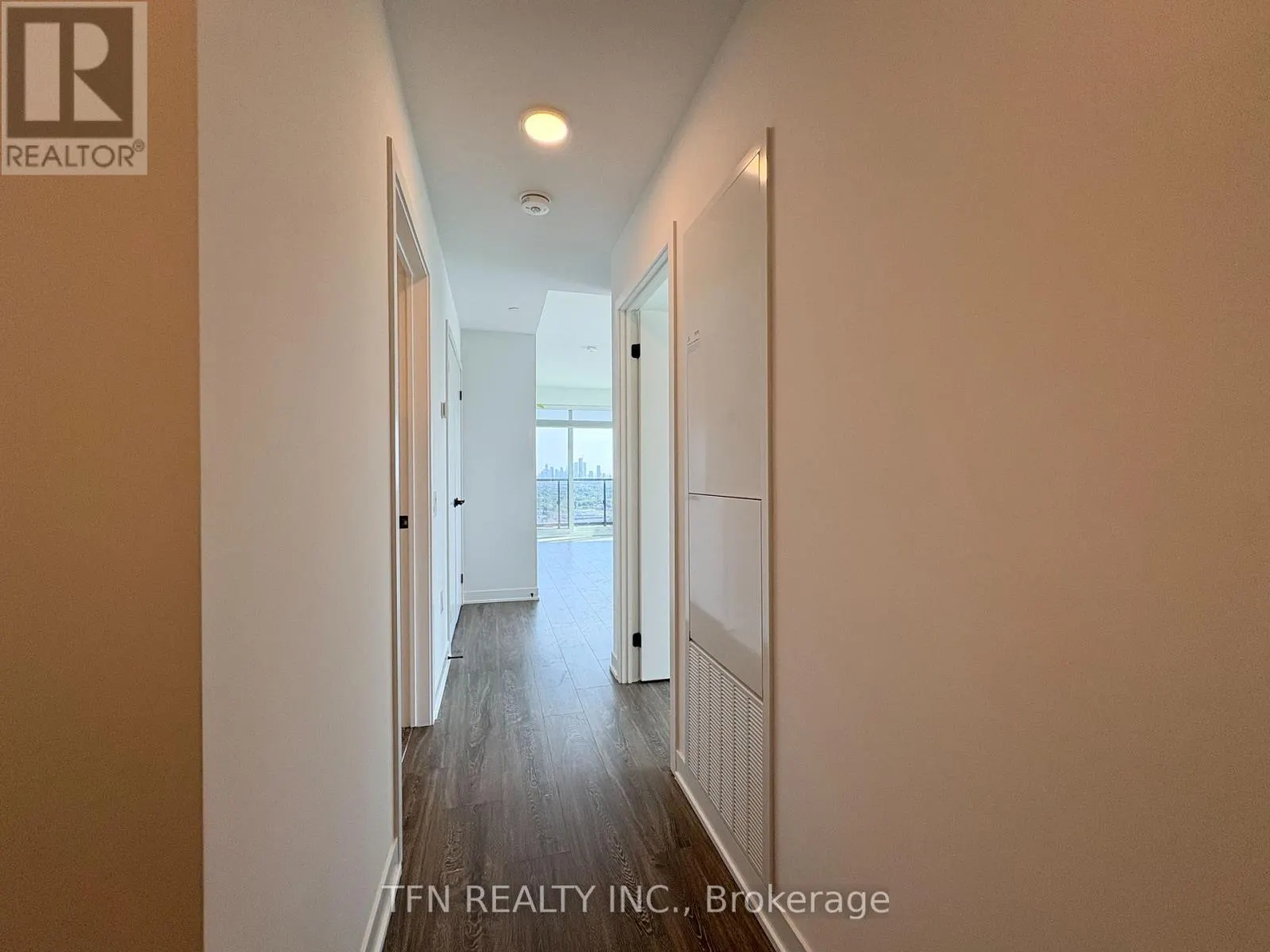 1703 - 2495 EGLINTON AVENUE W