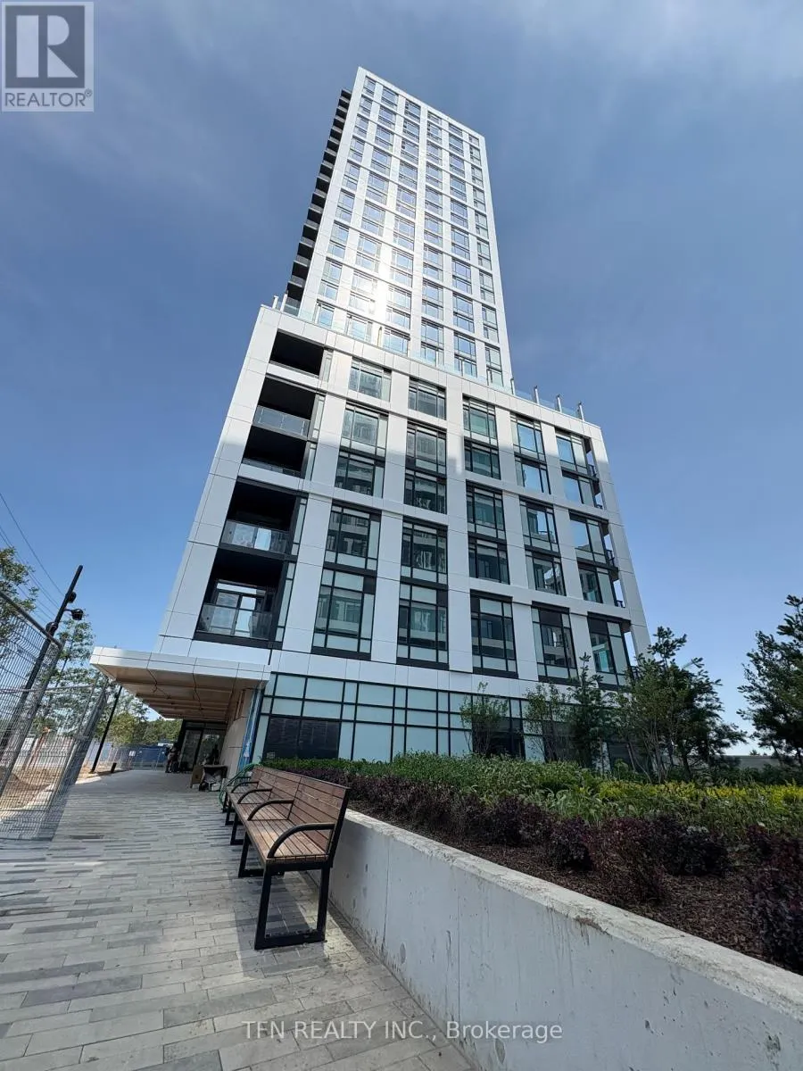 1703 - 2495 EGLINTON AVENUE W