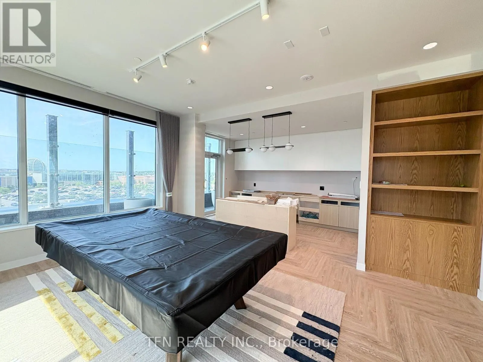 1703 - 2495 EGLINTON AVENUE W