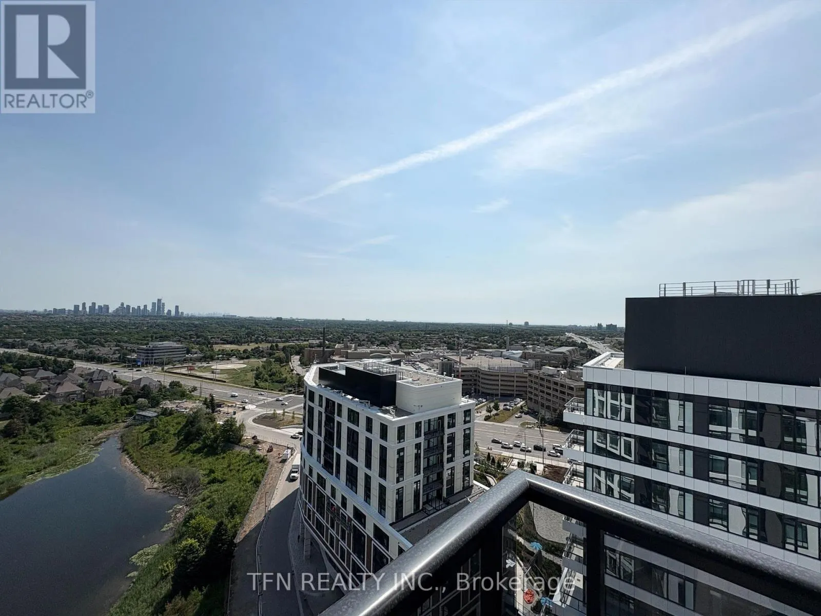 1703 - 2495 EGLINTON AVENUE W