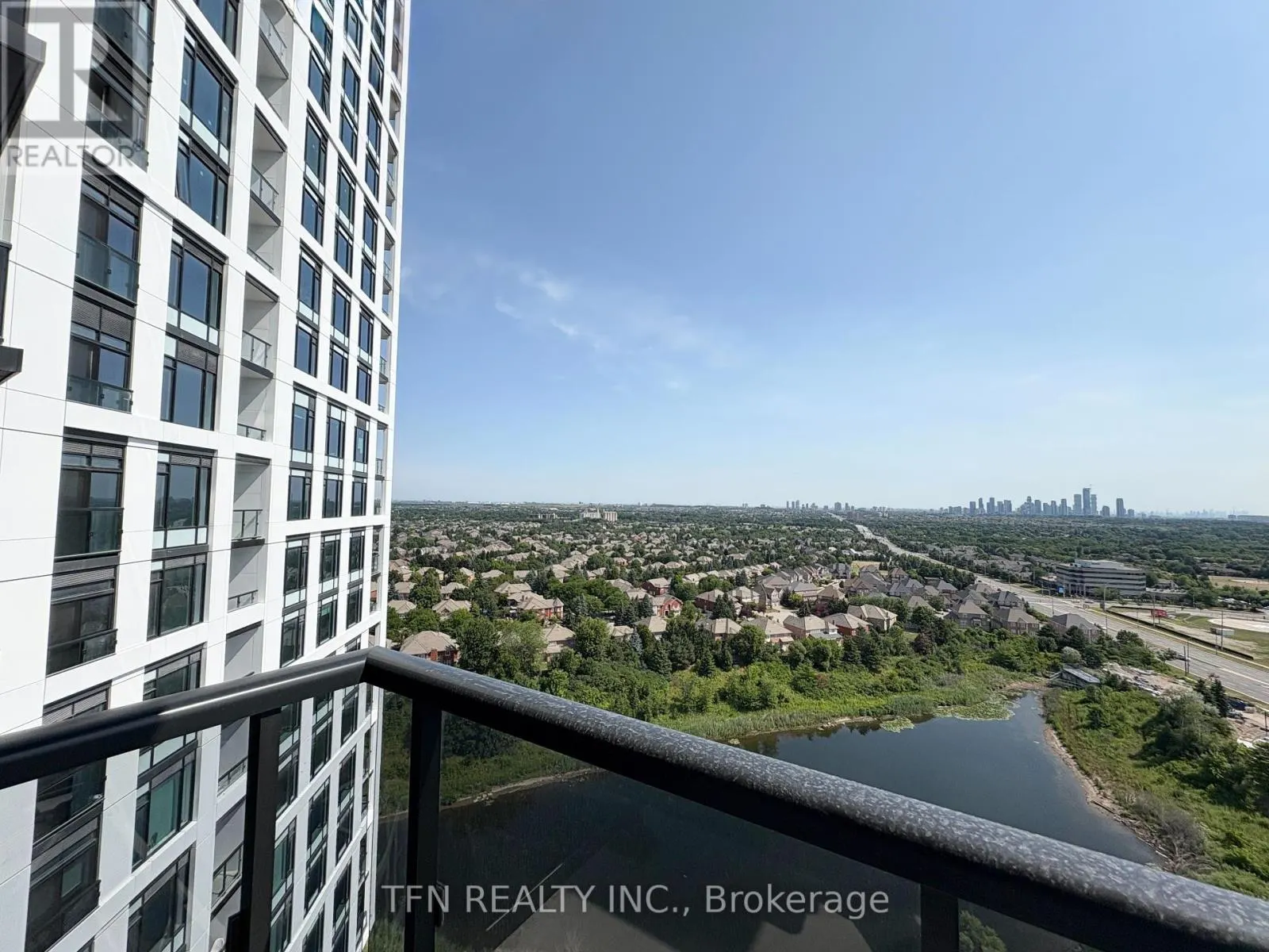 1703 - 2495 EGLINTON AVENUE W