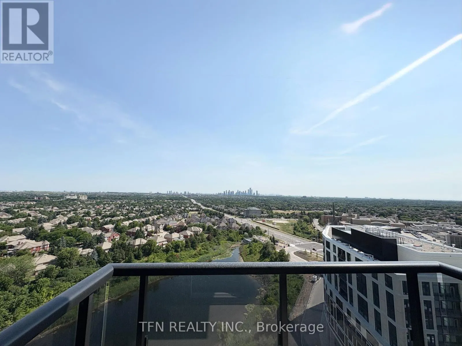 1703 - 2495 EGLINTON AVENUE W