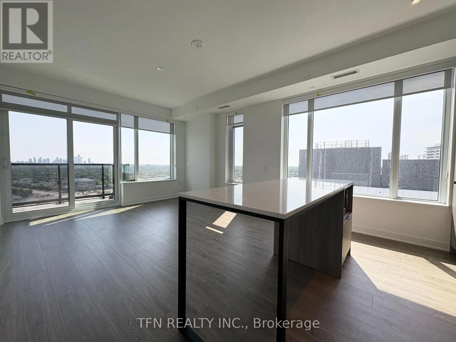 1703 - 2495 EGLINTON AVENUE W