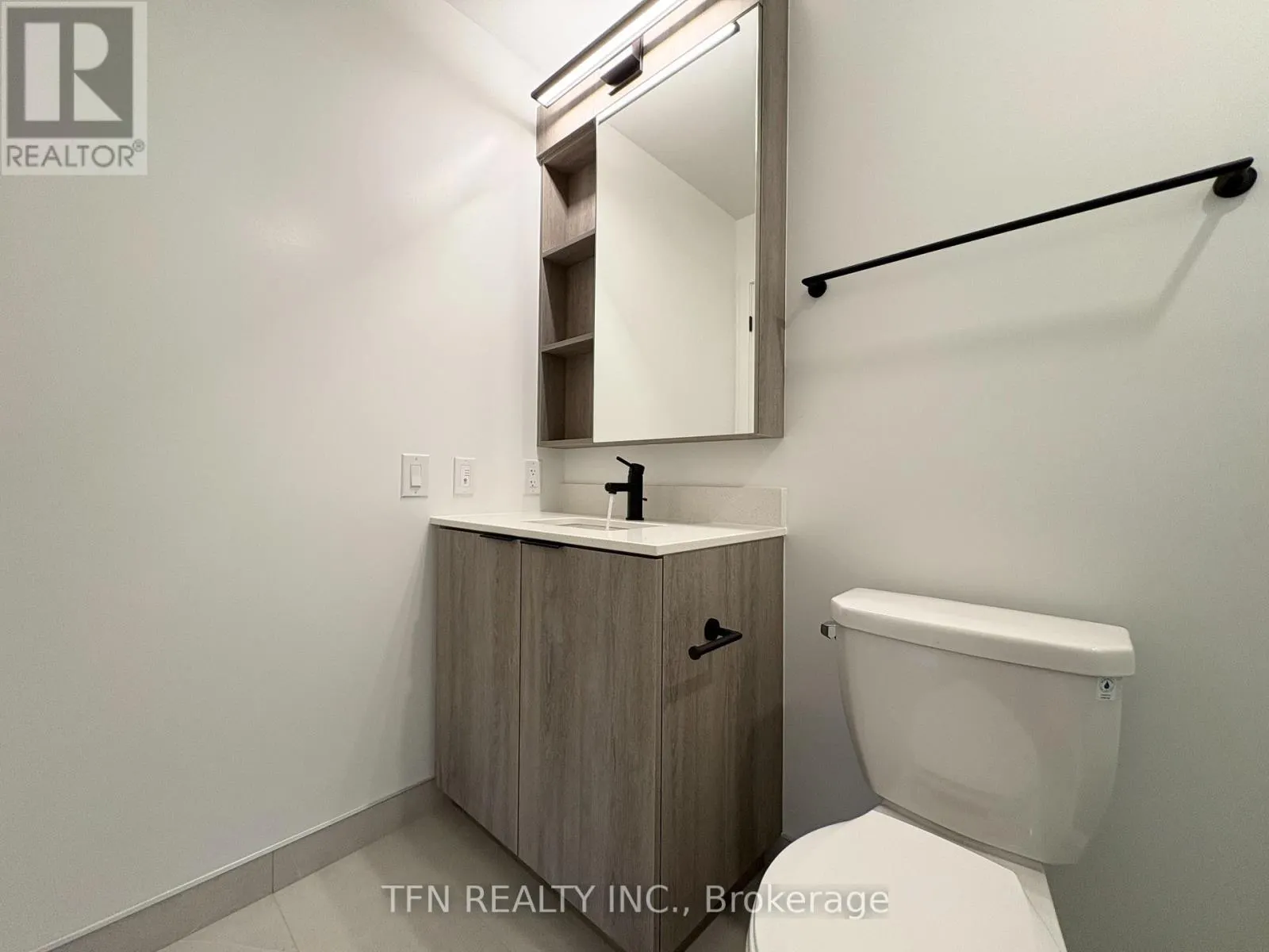 1703 - 2495 EGLINTON AVENUE W