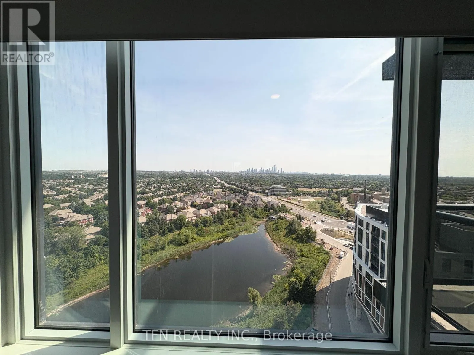 1703 - 2495 EGLINTON AVENUE W