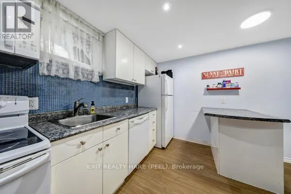 16 LYNWOOD COURT
