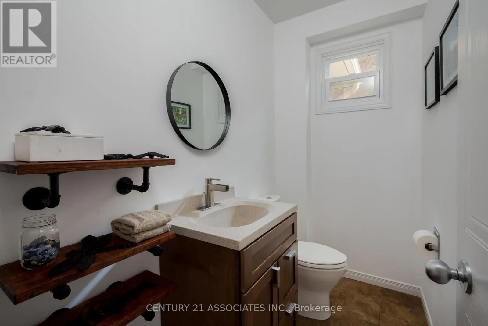 1324 QUINPOOL COURT