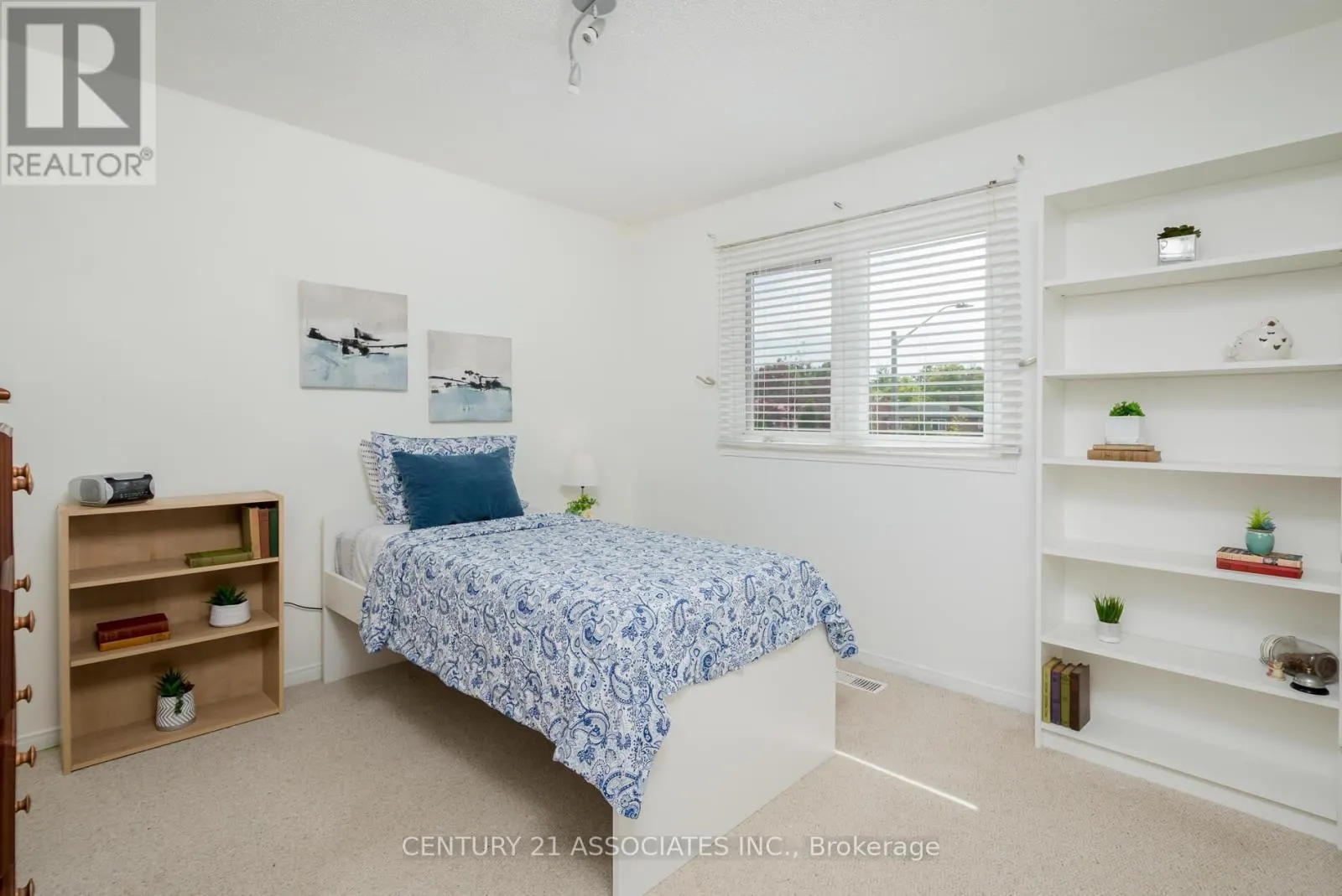 1324 QUINPOOL COURT