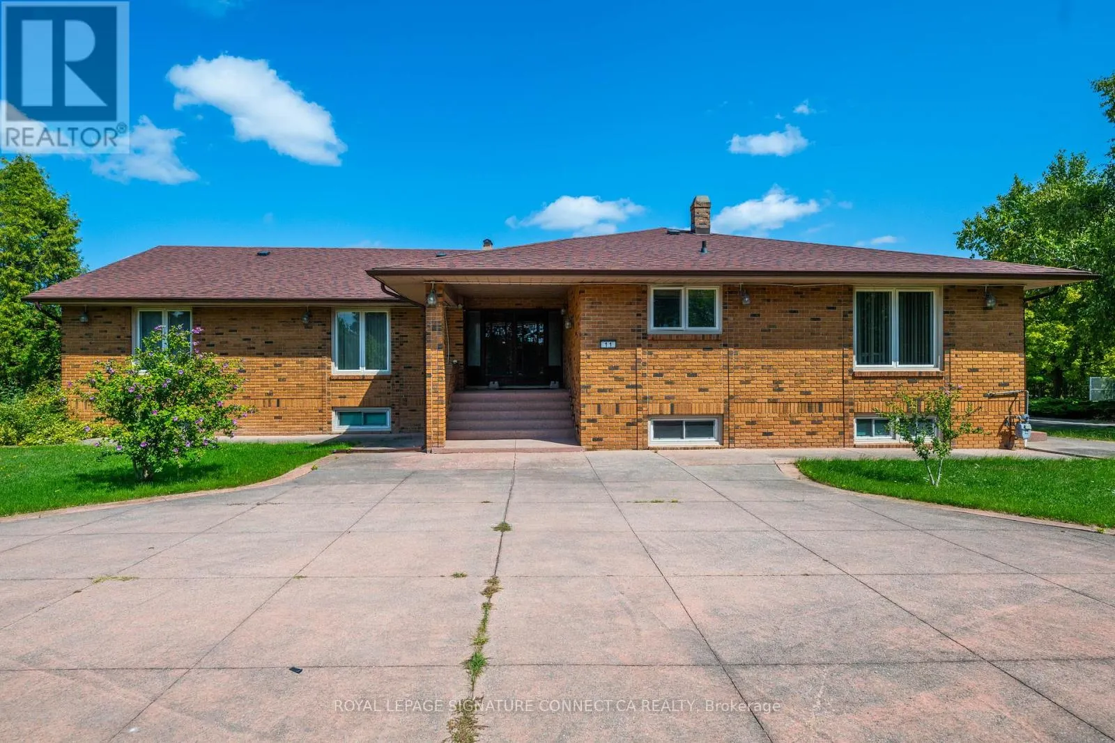 11 JULIAN DRIVE