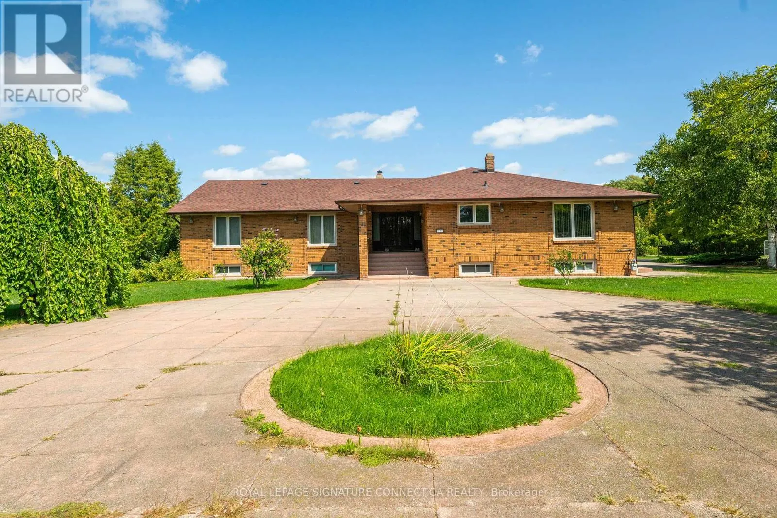 11 JULIAN DRIVE