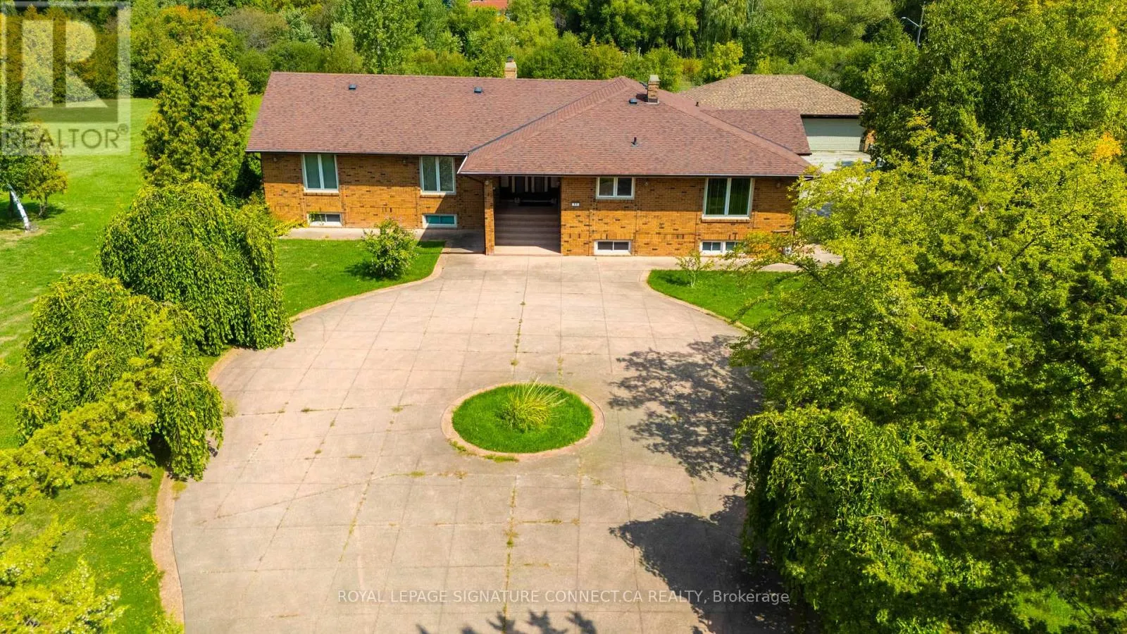 11 JULIAN DRIVE