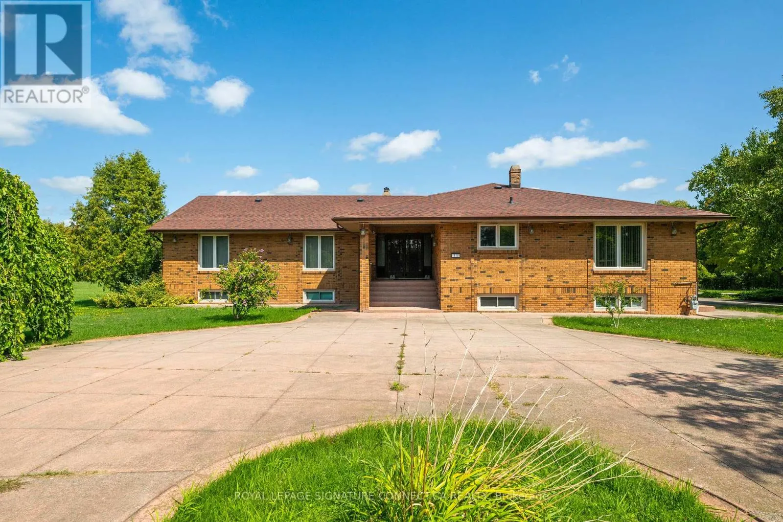 11 JULIAN DRIVE