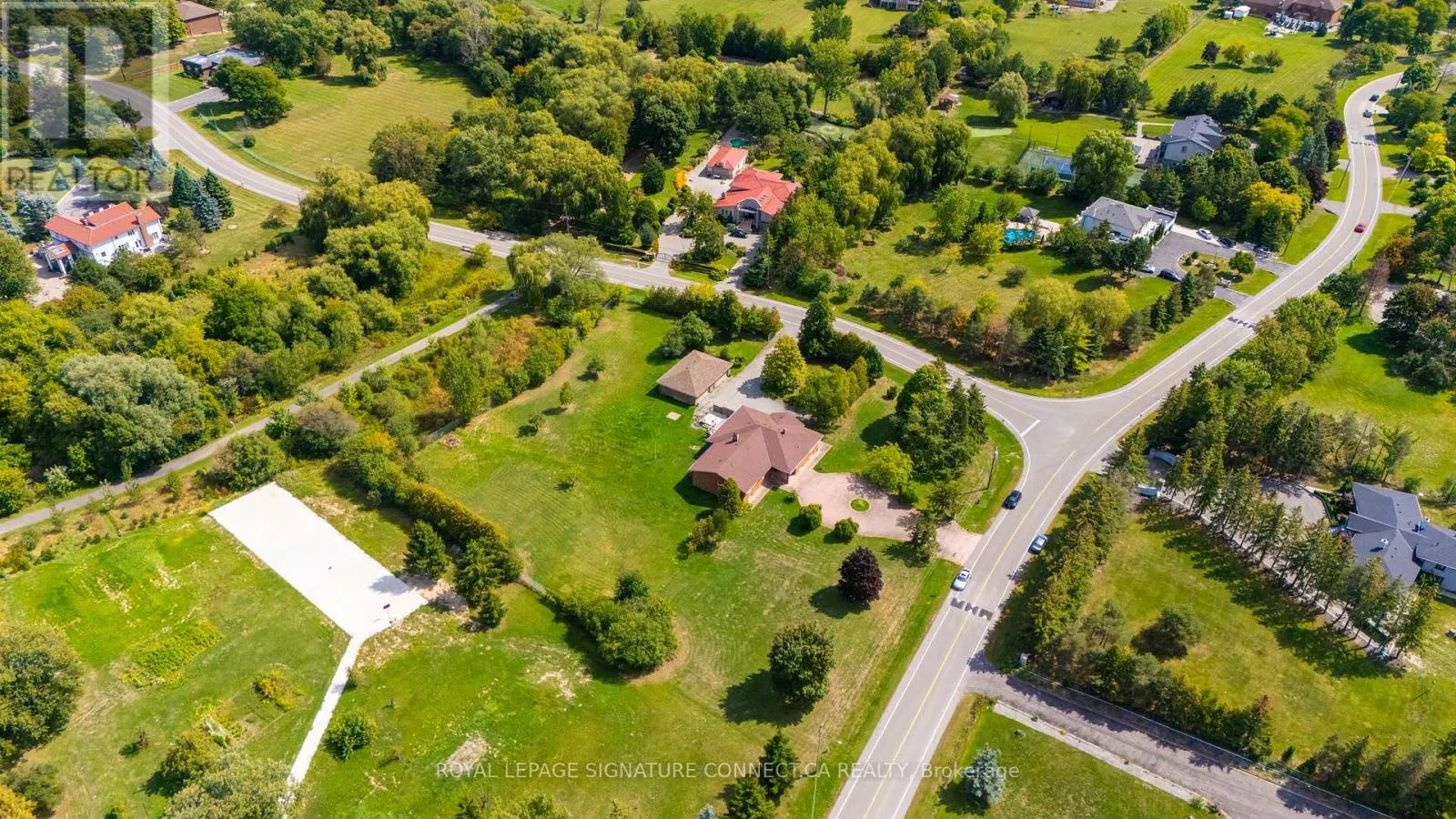 11 JULIAN DRIVE
