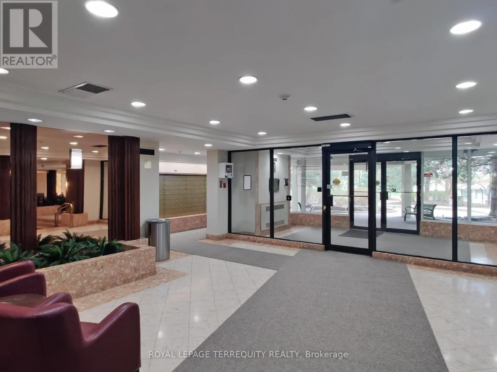 1709 - 24 HANOVER ROAD