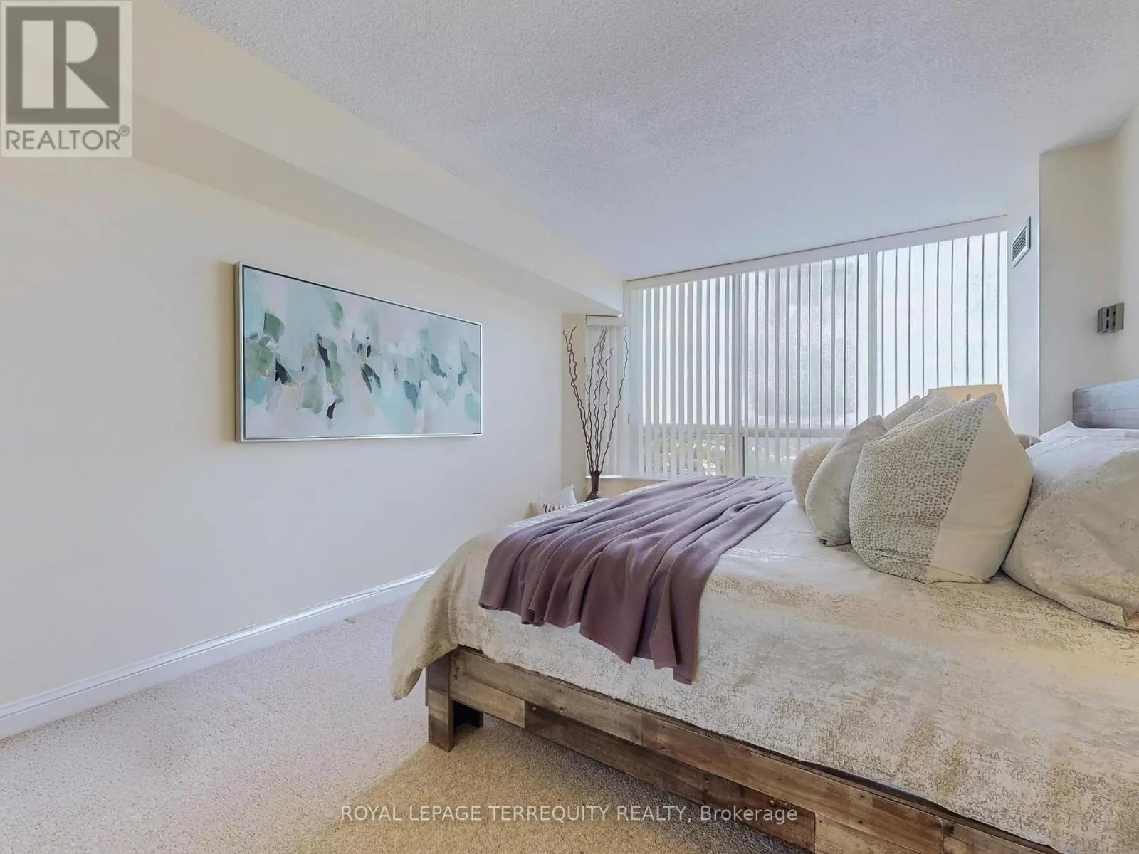 1709 - 24 HANOVER ROAD