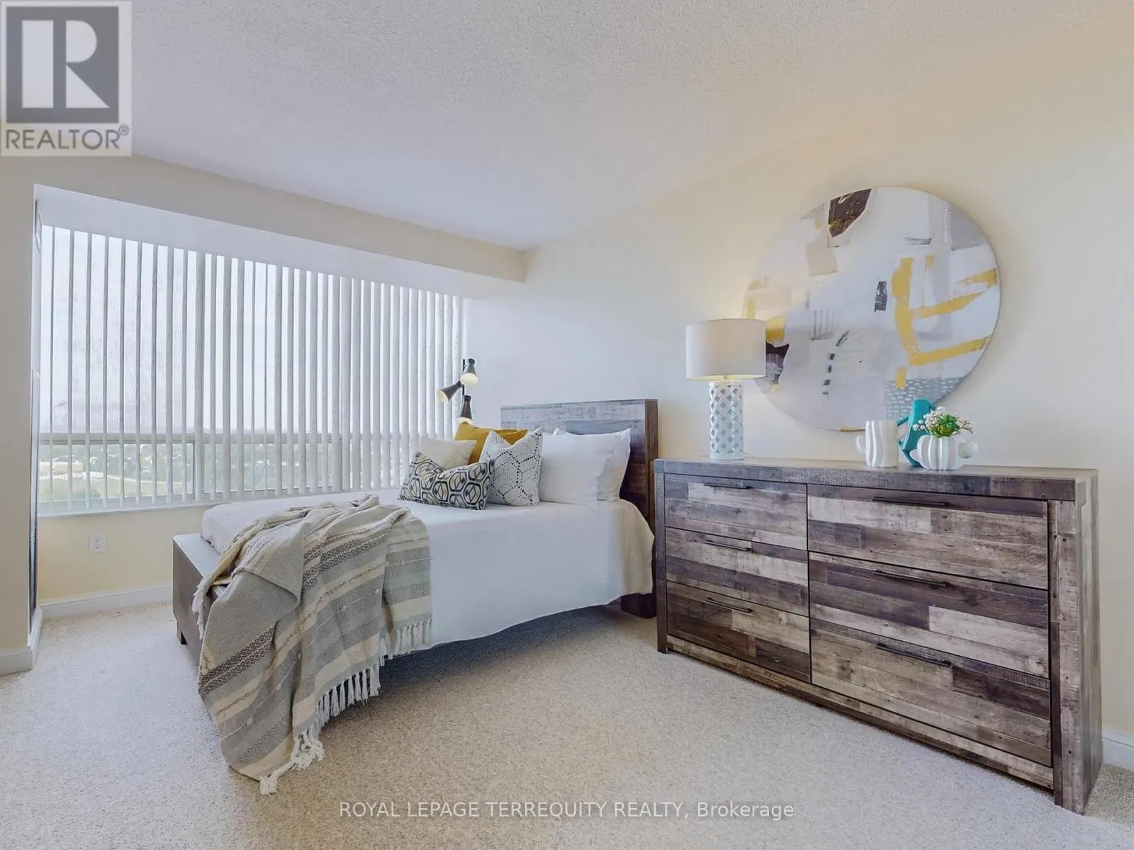 1709 - 24 HANOVER ROAD