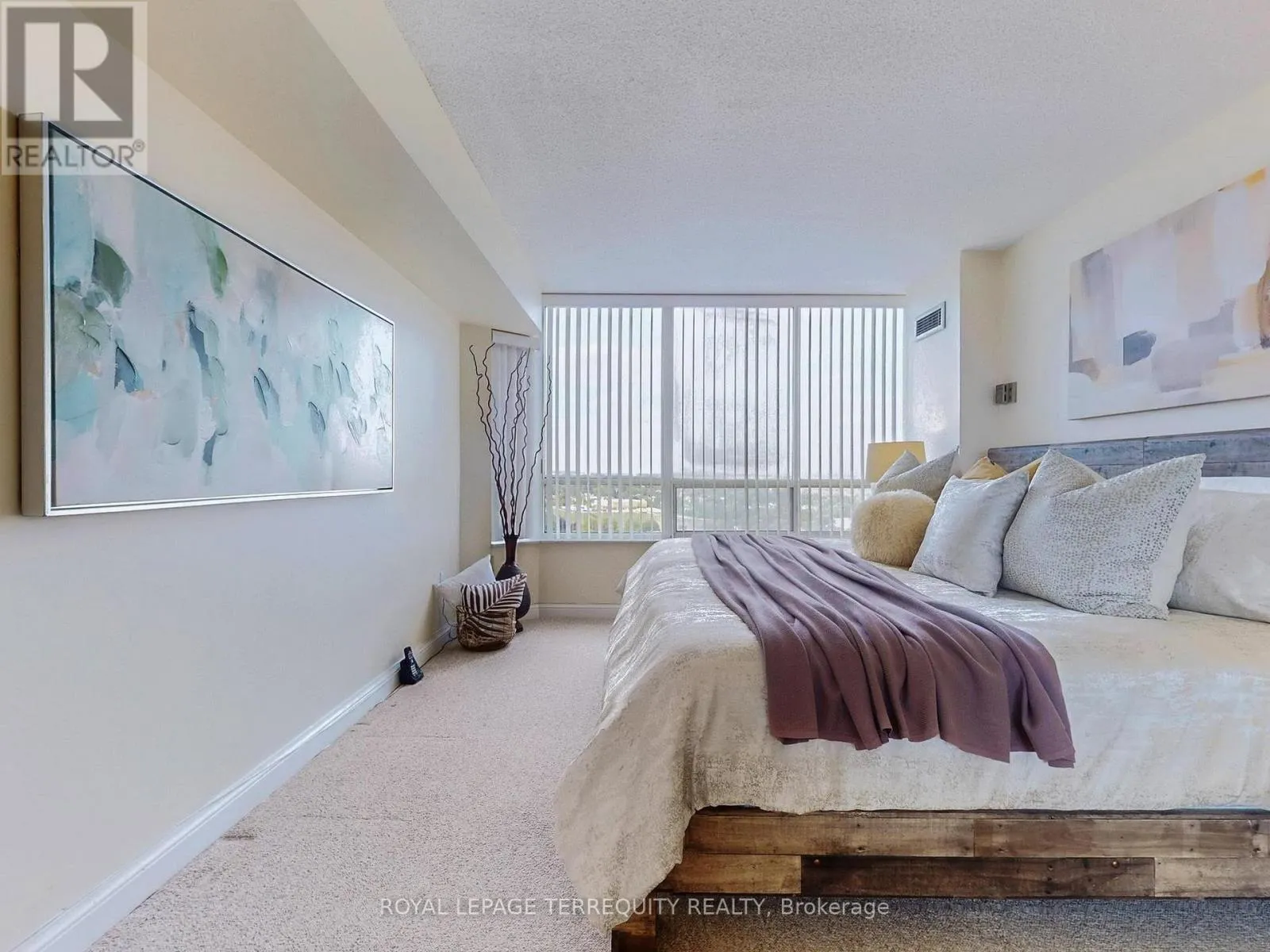 1709 - 24 HANOVER ROAD