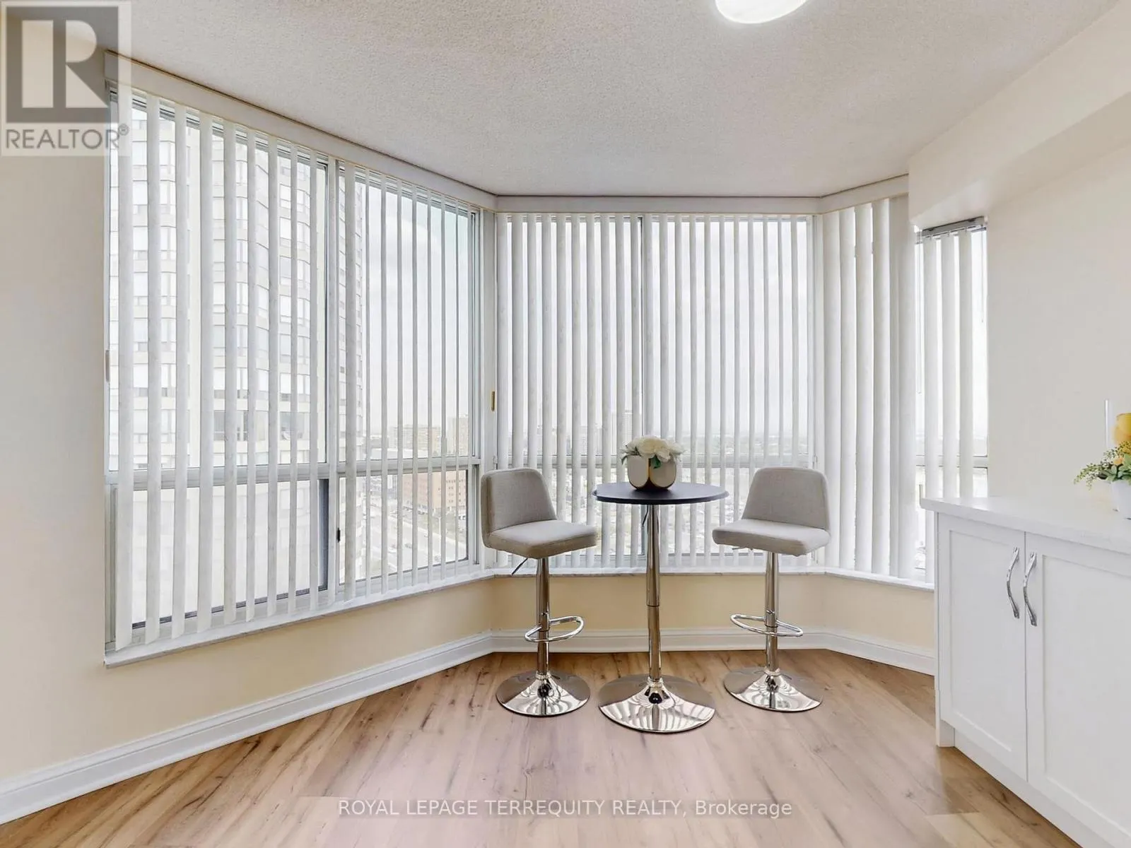 1709 - 24 HANOVER ROAD