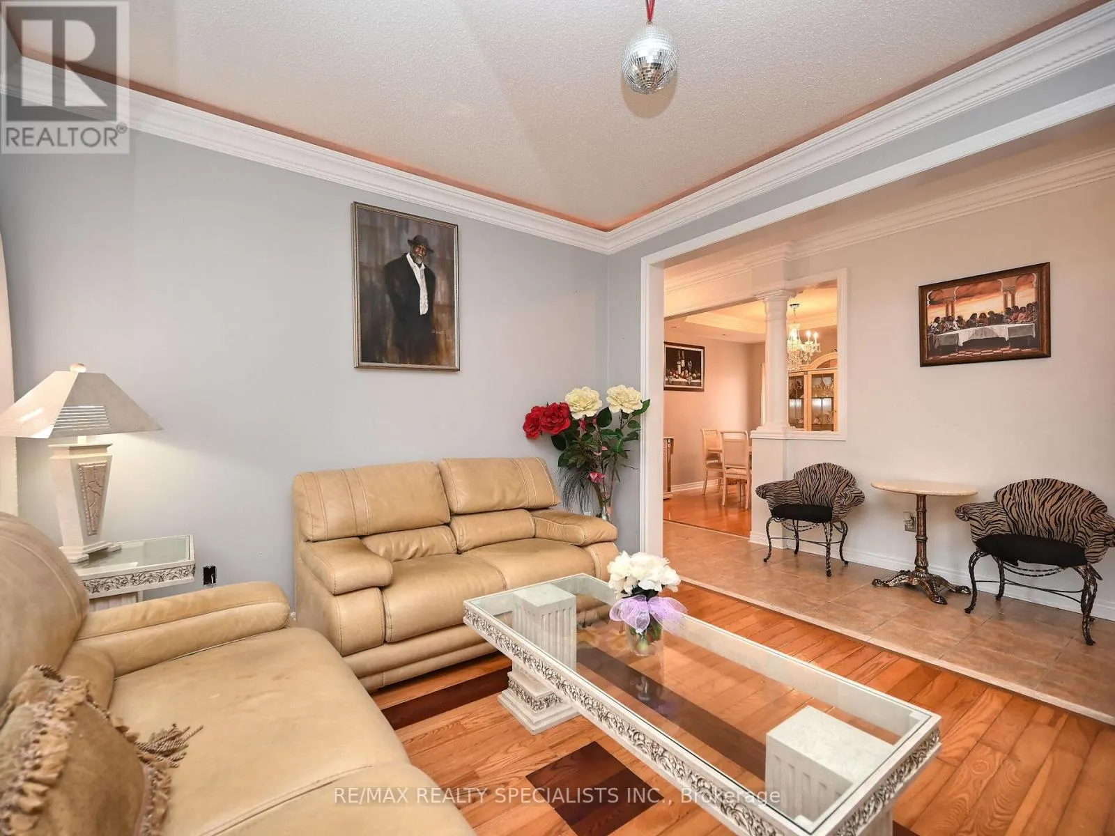 64 MOSSGROVE CRESCENT
