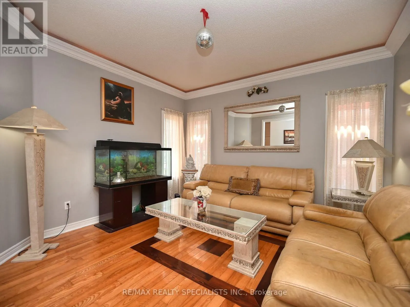 64 MOSSGROVE CRESCENT