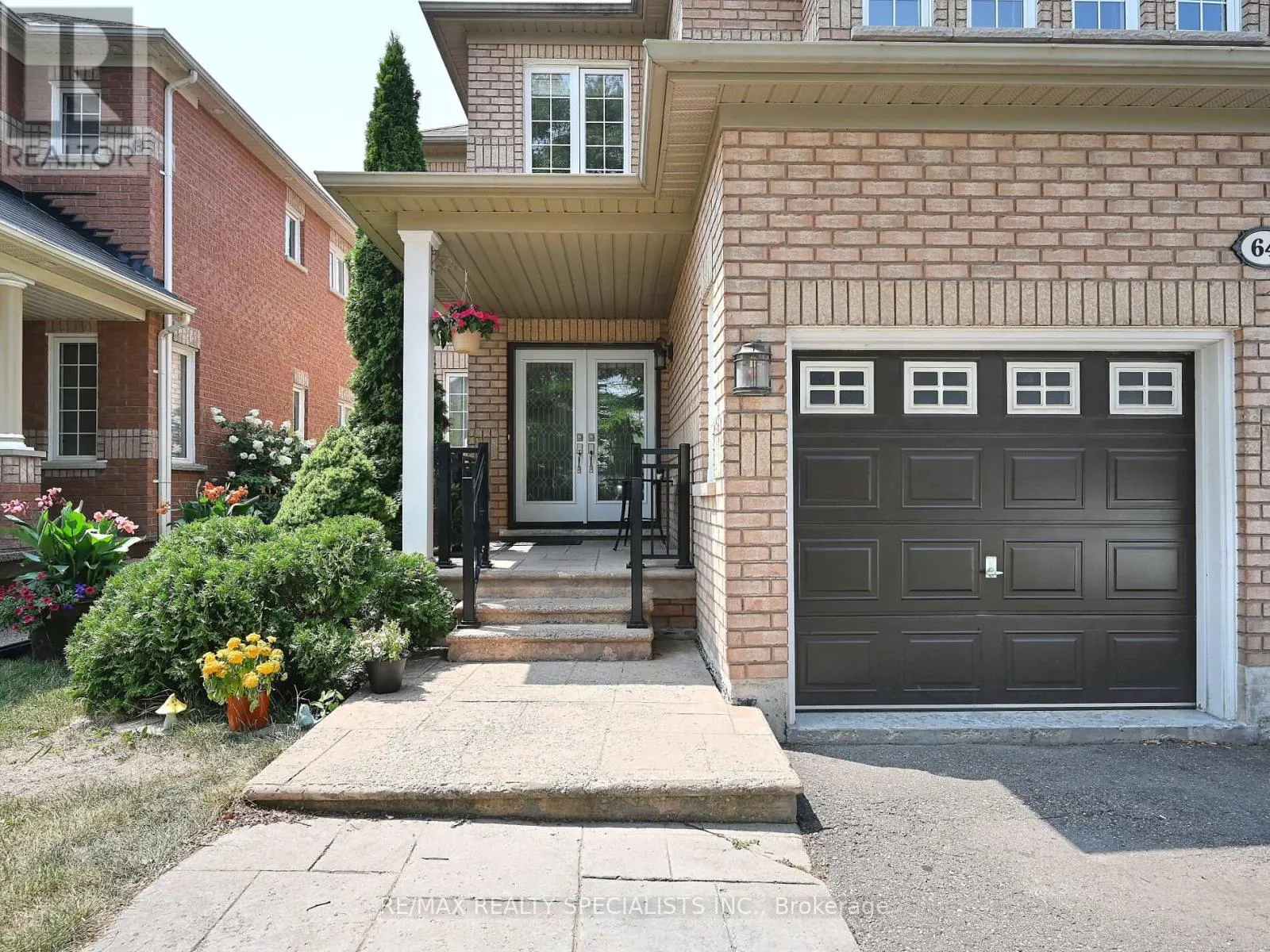 64 MOSSGROVE CRESCENT
