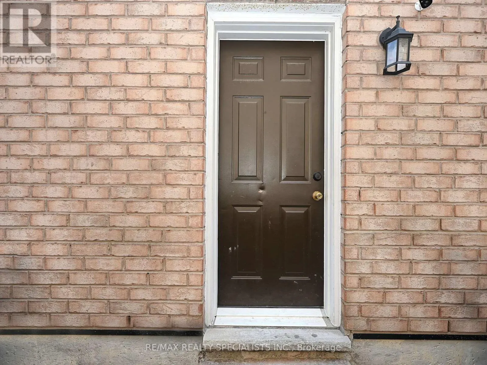 64 MOSSGROVE CRESCENT
