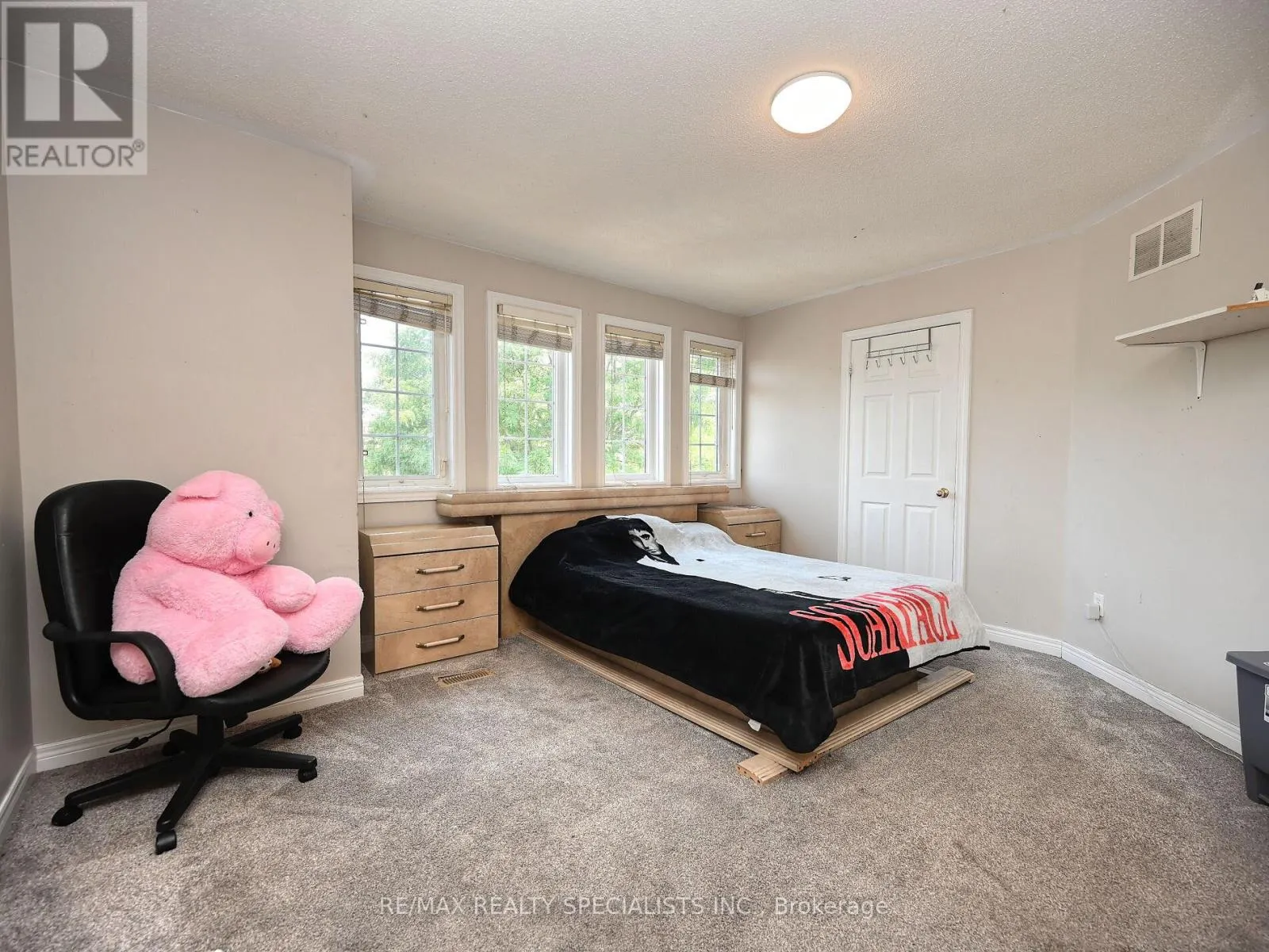 64 MOSSGROVE CRESCENT