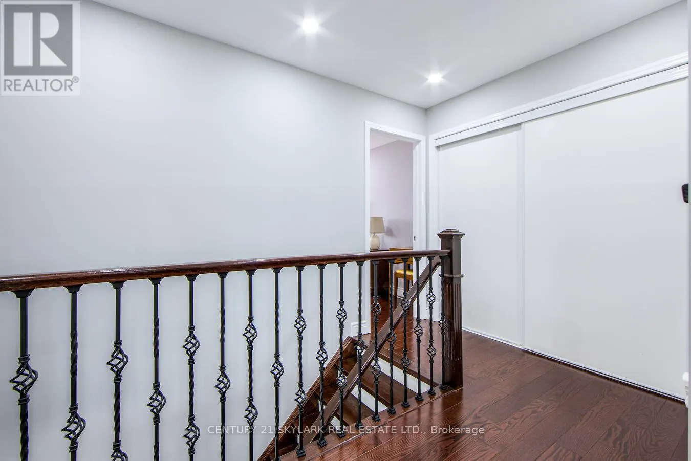 21 DECKER HOLLOW CIRCLE