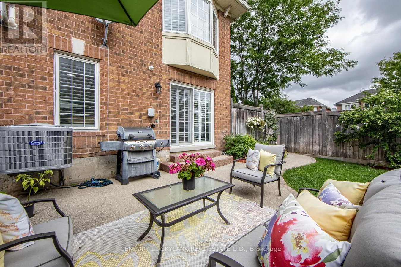 21 DECKER HOLLOW CIRCLE