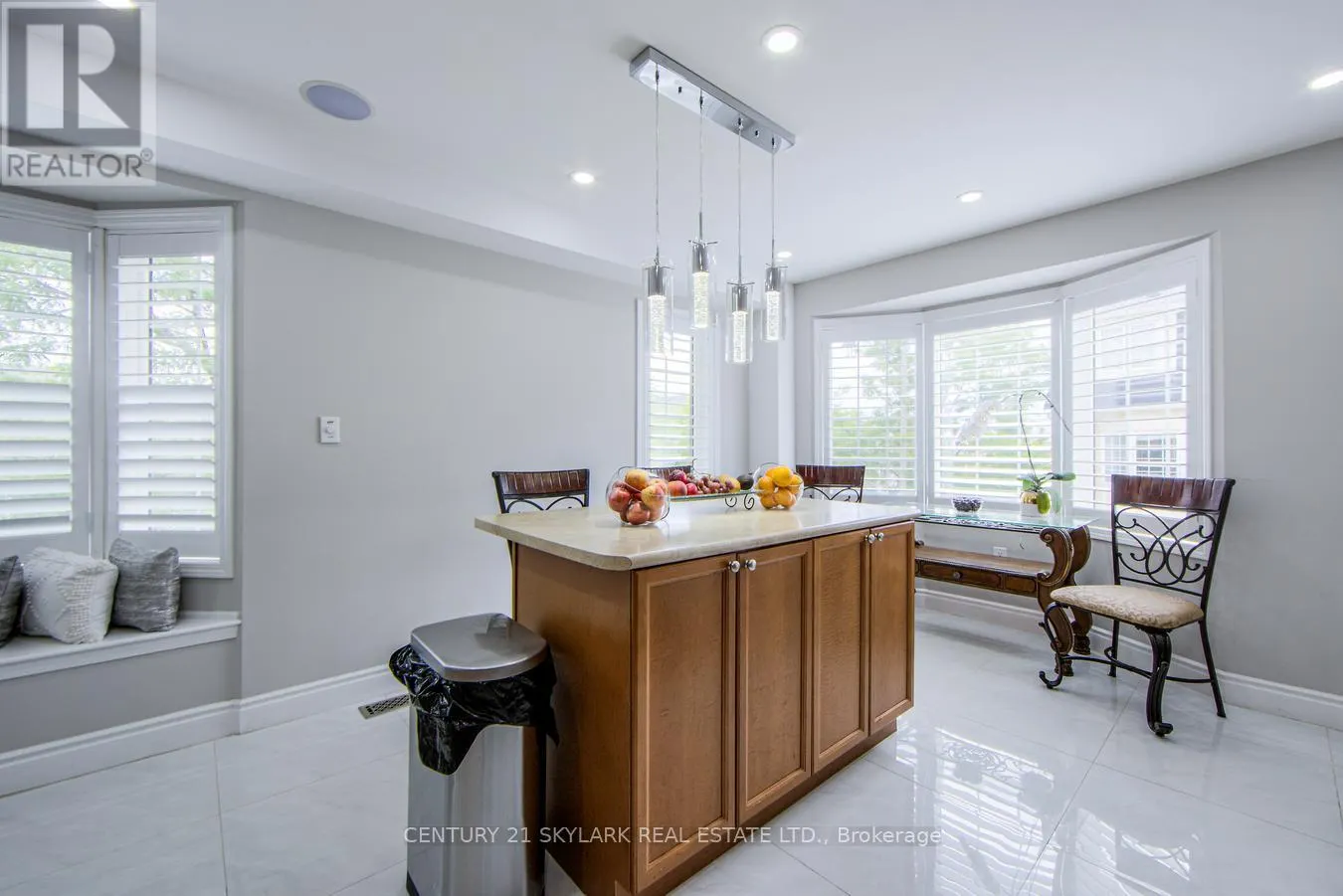 21 DECKER HOLLOW CIRCLE