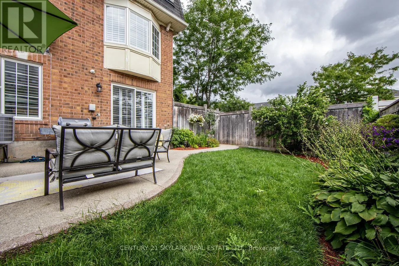 21 DECKER HOLLOW CIRCLE