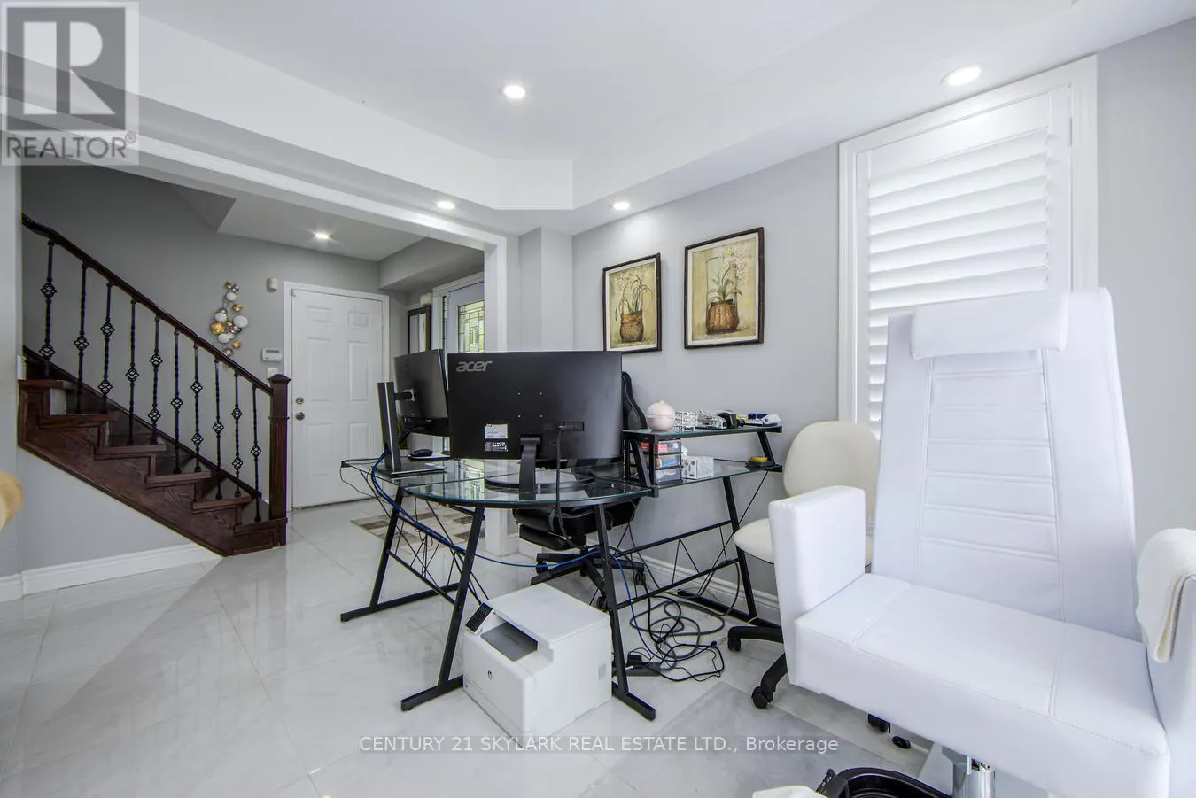 21 DECKER HOLLOW CIRCLE