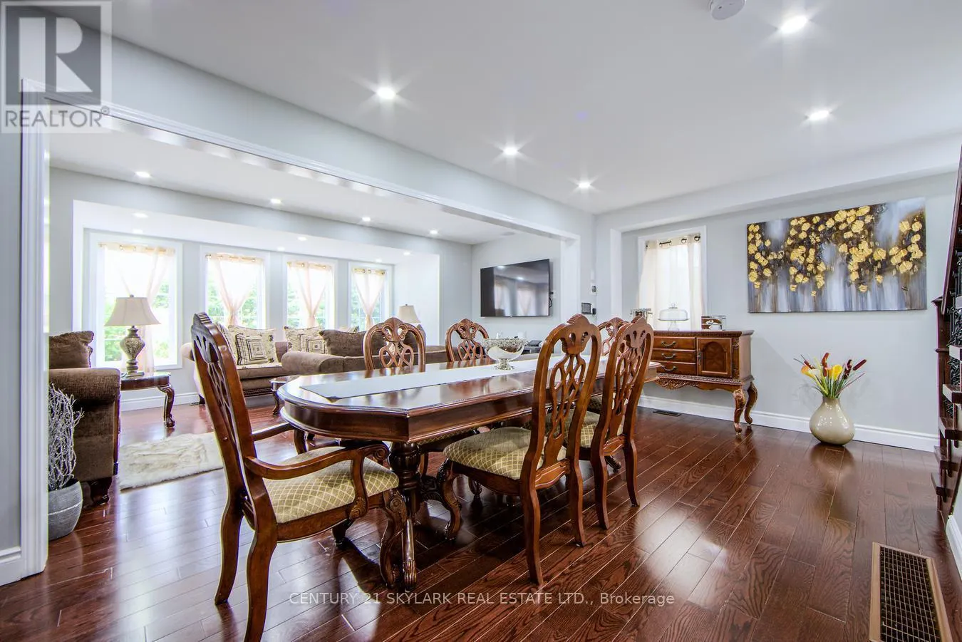 21 DECKER HOLLOW CIRCLE