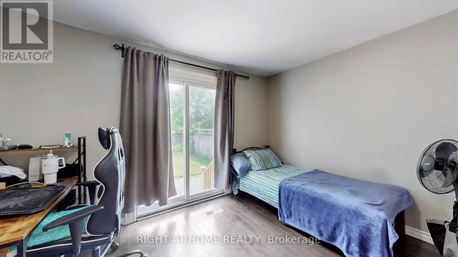 3456 OAKGLADE CRESCENT